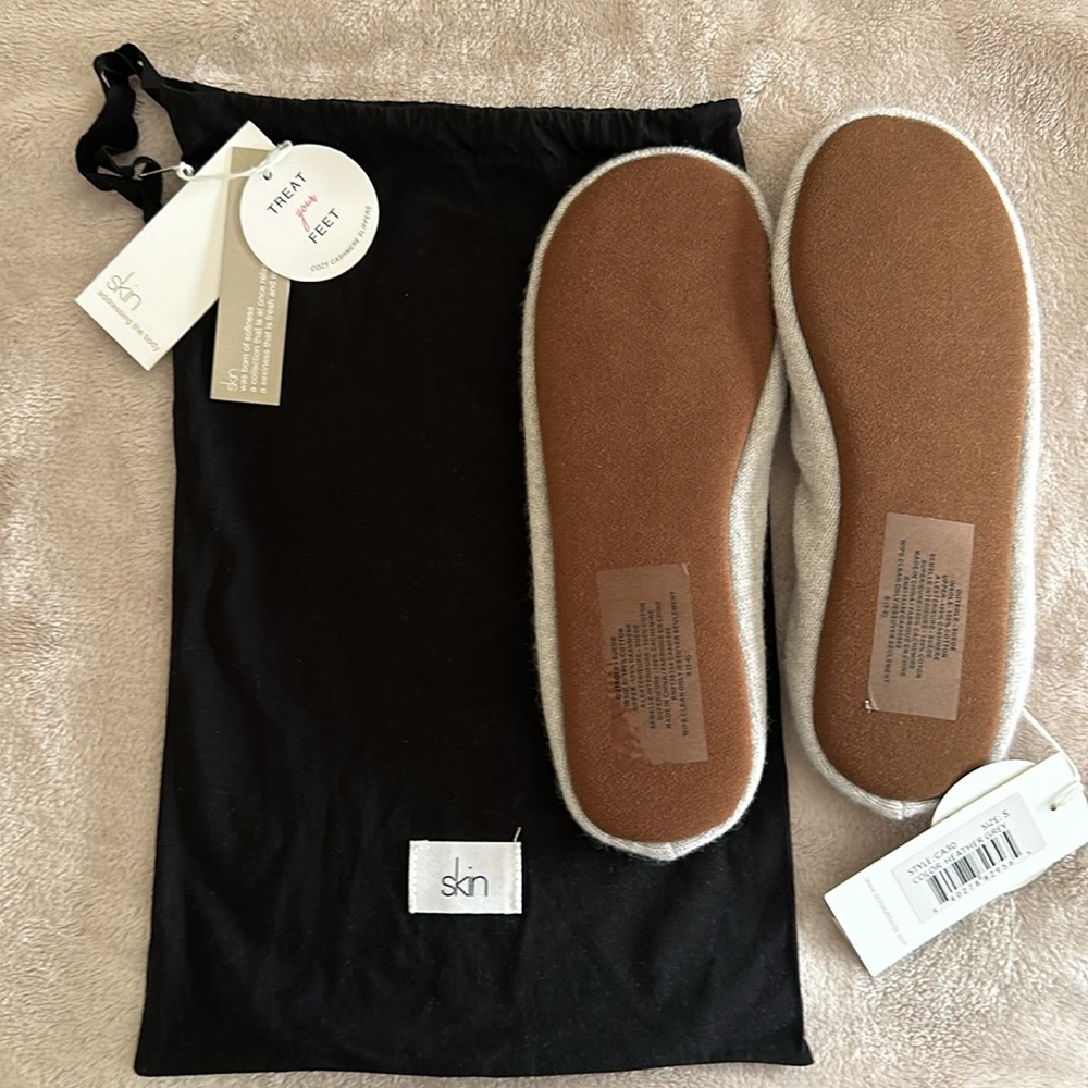 Skin 100% Cashmere Slippers - Picture 3 of 4
